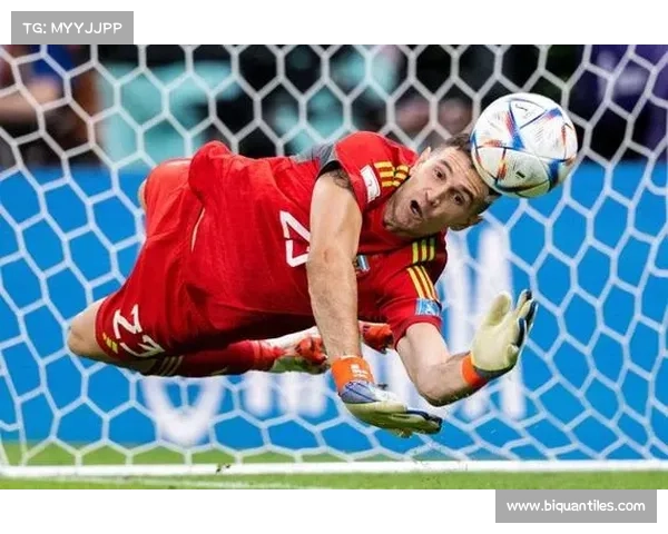 守门员如何通过观察对方动作准确判断点球方向的技巧与方法